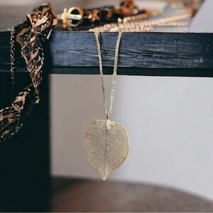 Women's Double Strand Silver Tone Dainty Leaf Pendant Necklace 18" Openwork VG